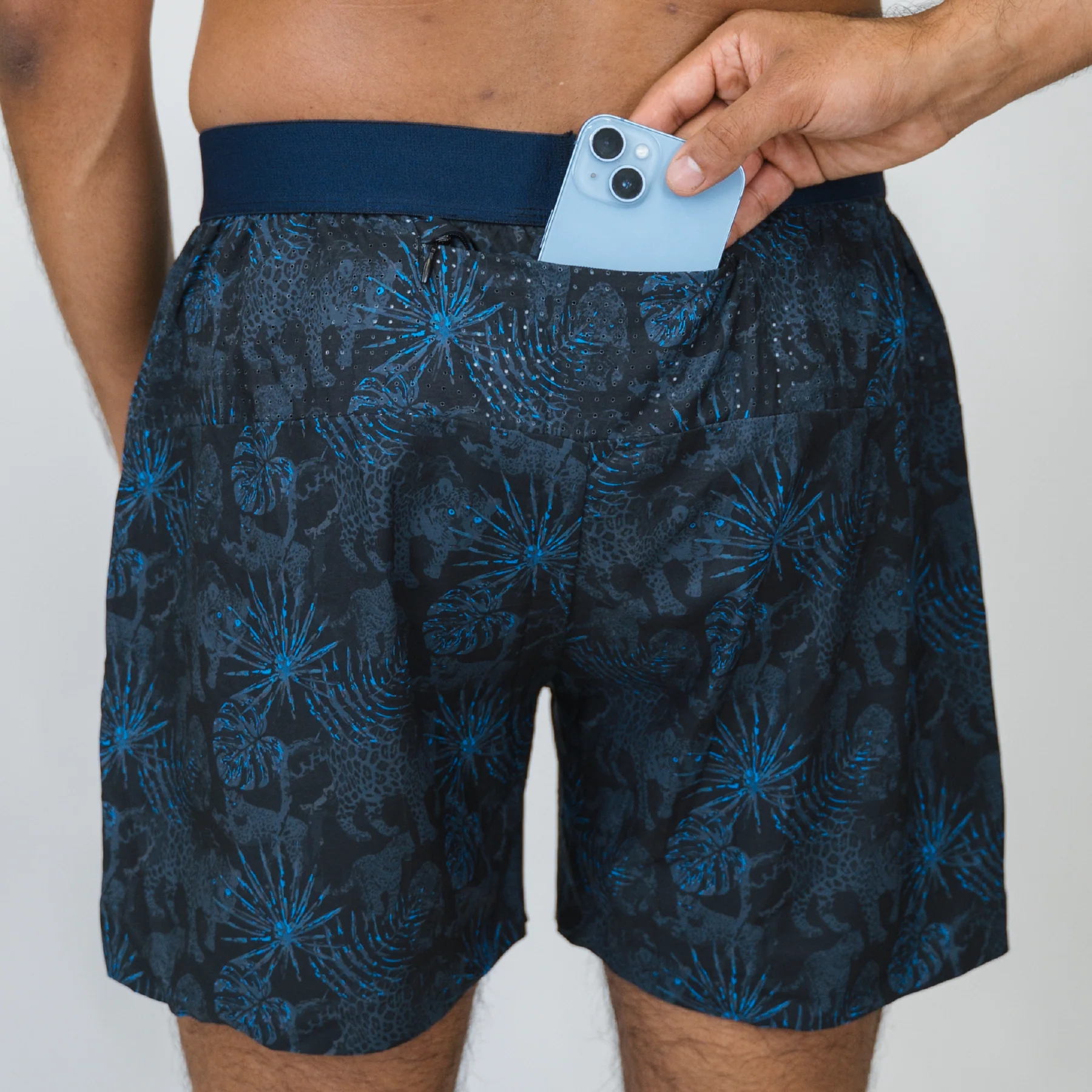 Mens Avigate 5" Fusion Short - Acid Jags Blue - Image 4