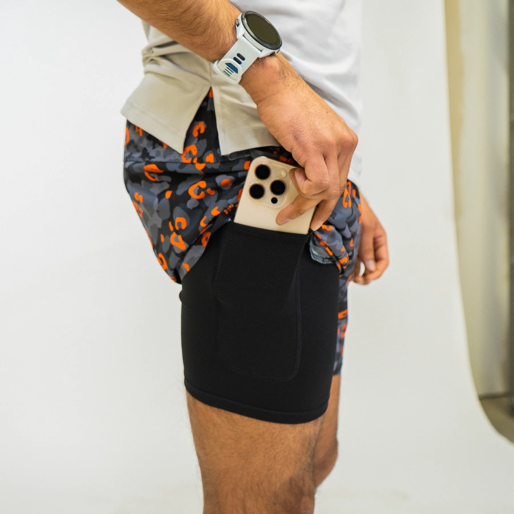 Mens Avigate 5" Fusion Short - Jag Camo Blaze - Image 4