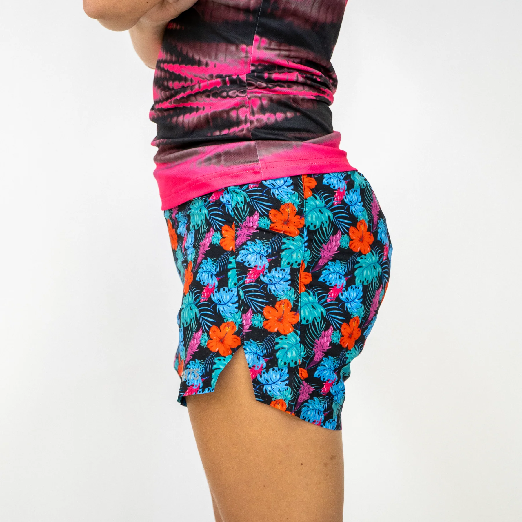 Womens Avigate 4" Mercy Short - Tropic Touchdown - Image 3
